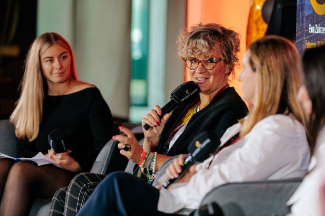 Paulina on a panel at InvestCuffs